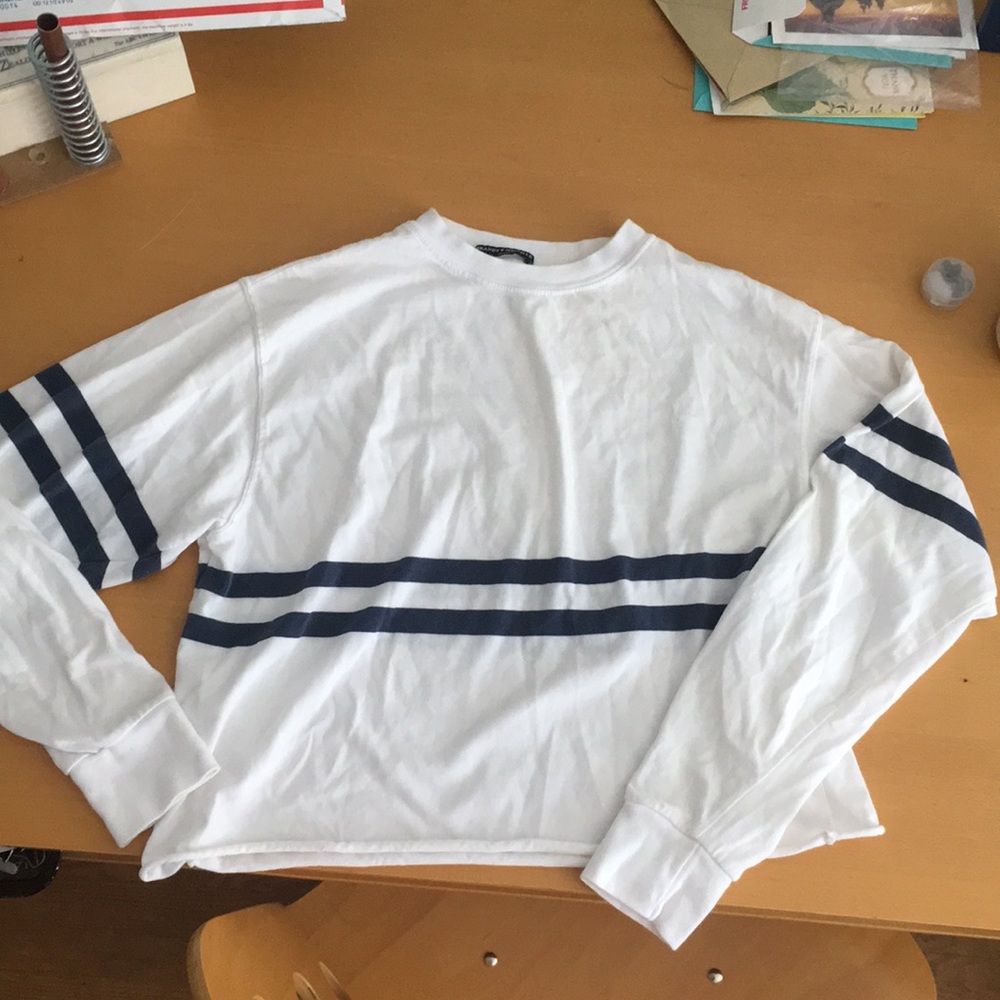 Brandy Melville cropped long sleeve T